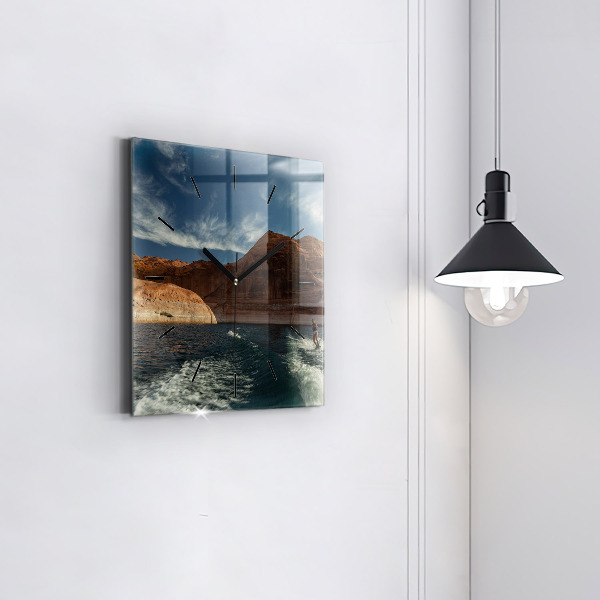 Horloge murale carrée Personne sur des skis nautiques