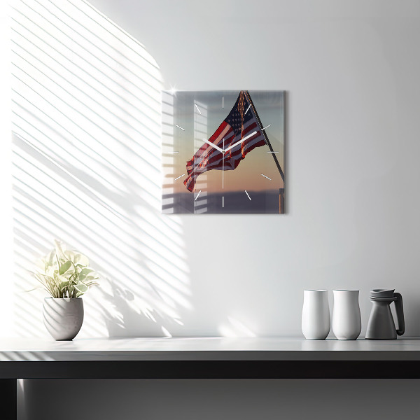 Horloge murale carrée Drapeau des États-Unis flottant