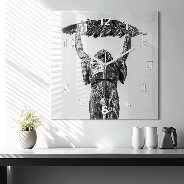 Horloge murale carrée Statue de la Liberté à Budapest