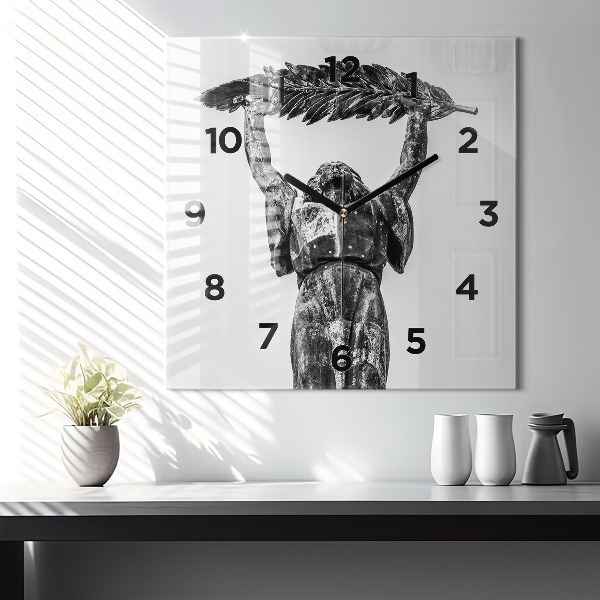 Horloge murale carrée Statue de la Liberté à Budapest