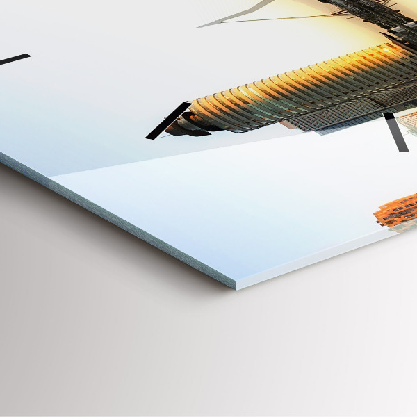 Horloge murale carrée Une ville sur la rivière