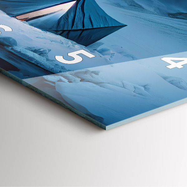 Horloge murale carrée 'Tente dans les montagnes d''Islande'