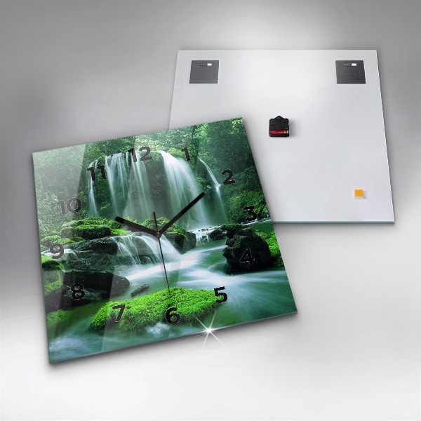 Horloge murale carrée Cascade parmi la mousse