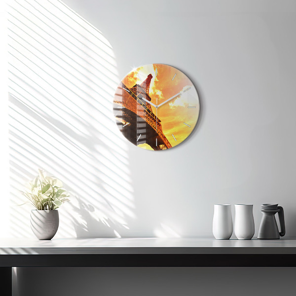 Horloge ronde La Tour Eiffel à Paris