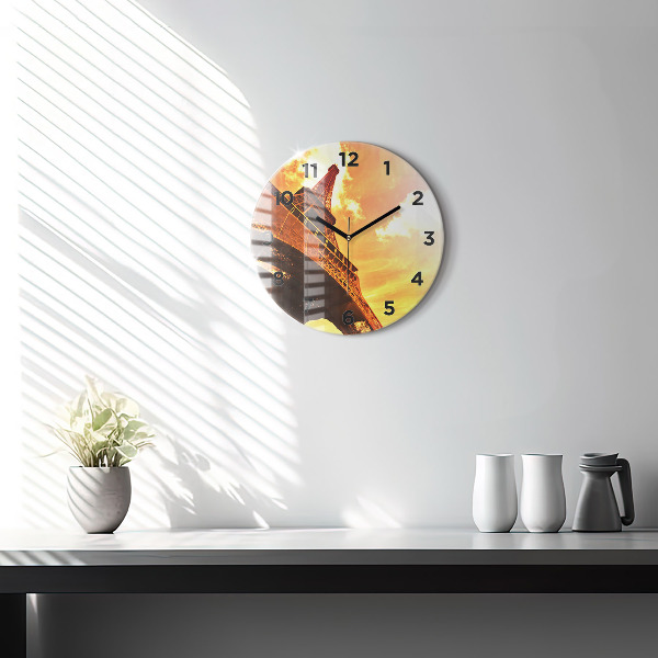 Horloge ronde La Tour Eiffel à Paris