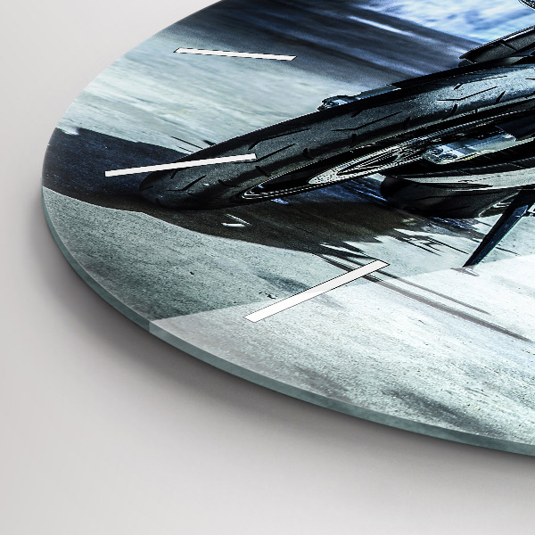 Horloge ronde Moto dans la ruelle