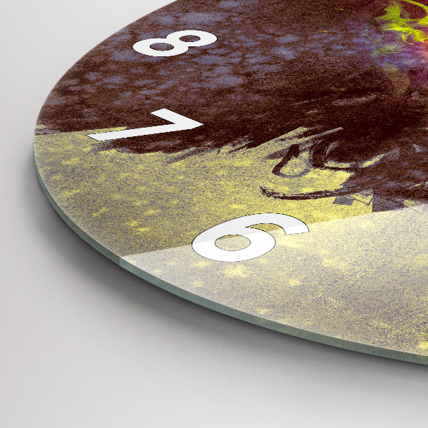 Horloge ronde Femme dans la forêt