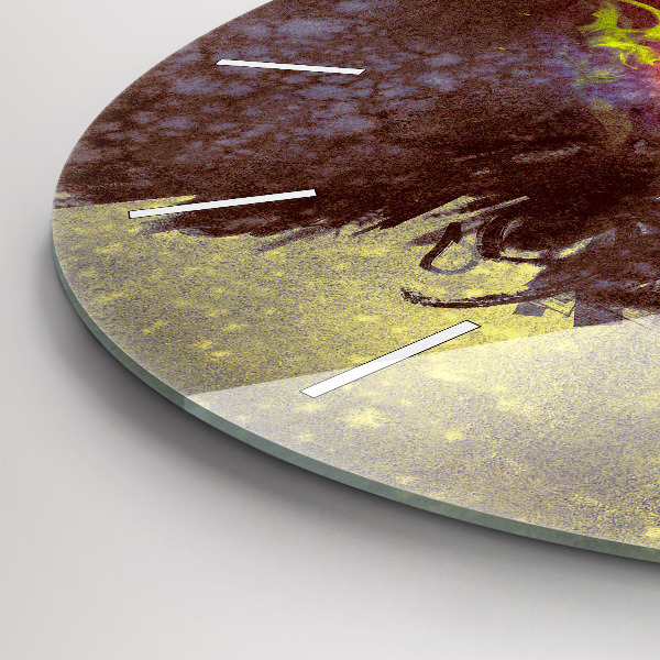 Horloge ronde Femme dans la forêt