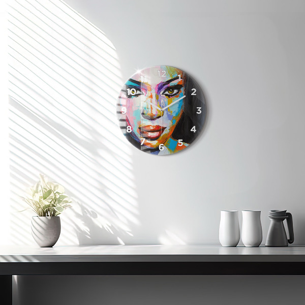 Horloge ronde Visage de femme coloré