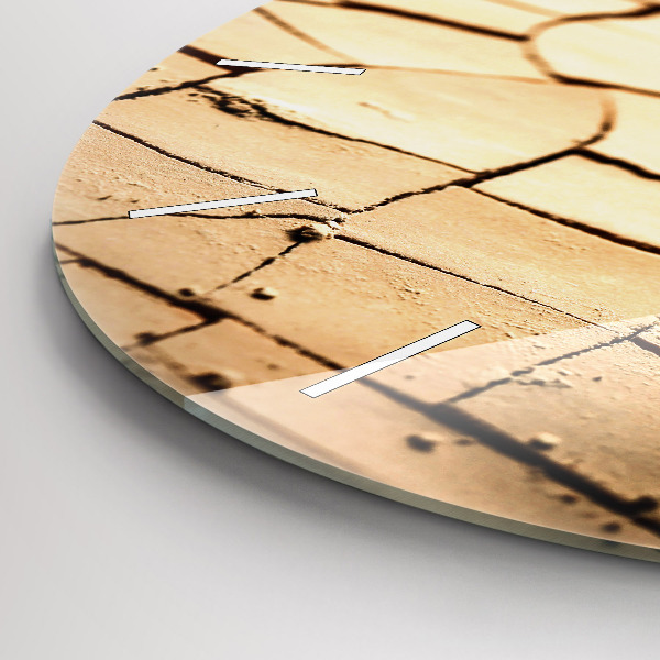 Horloge ronde Planter dans un sol sec