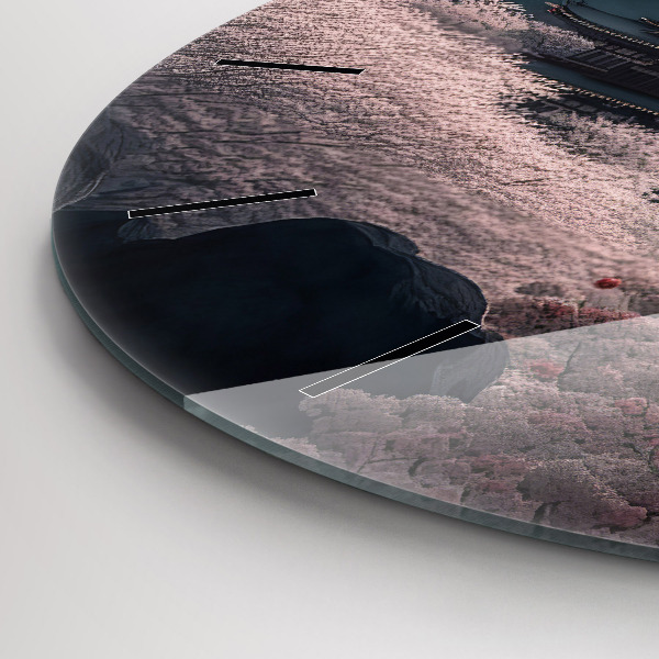 Horloge ronde Tour et fleurs en Asie