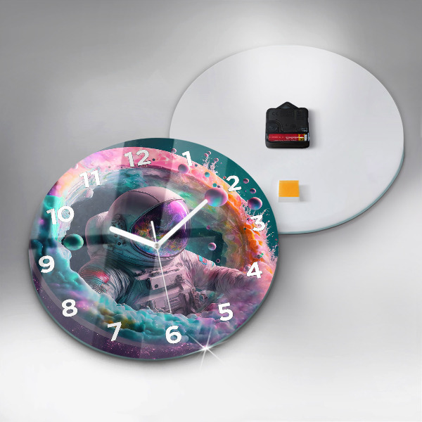 Horloge ronde Cosmonaute et nuages colorés