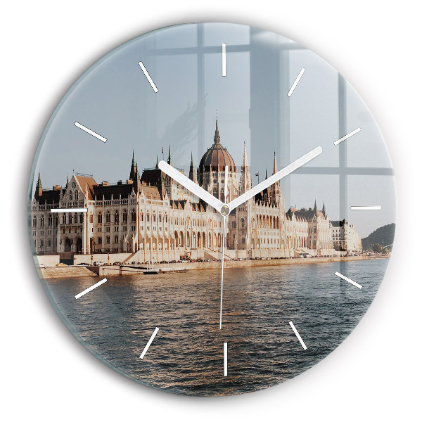 Horloge ronde Parlement à Budapest