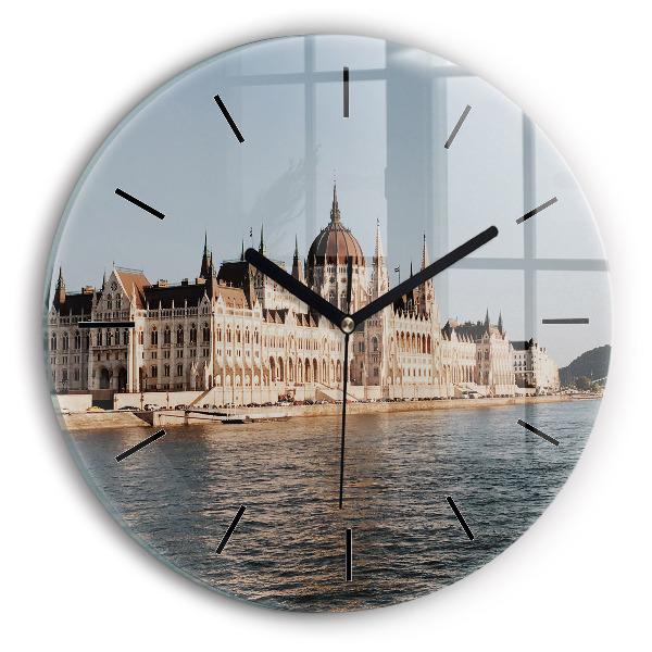 Horloge ronde Parlement à Budapest