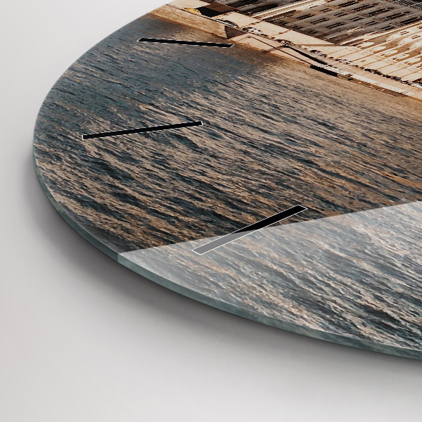 Horloge ronde Parlement à Budapest