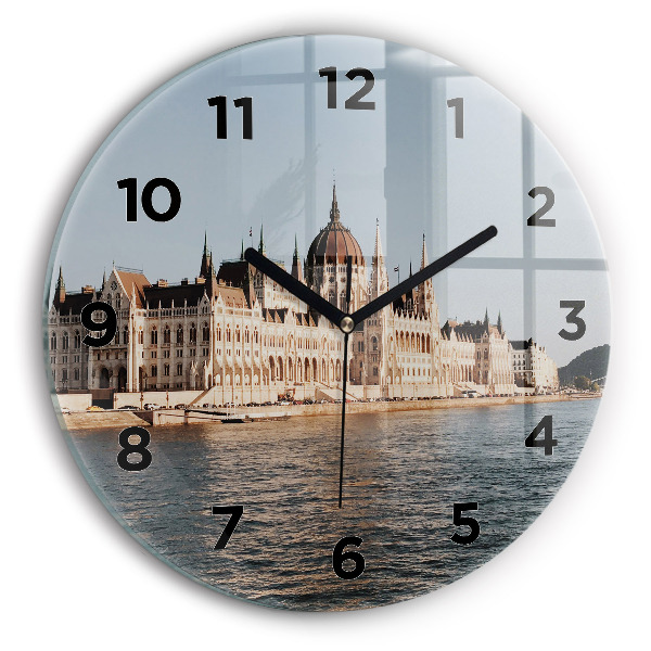 Horloge ronde Parlement à Budapest