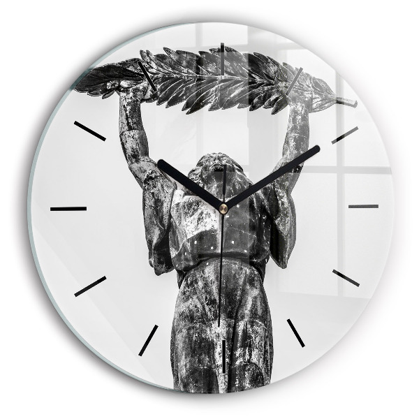 Horloge ronde Statue de la Liberté à Budapest