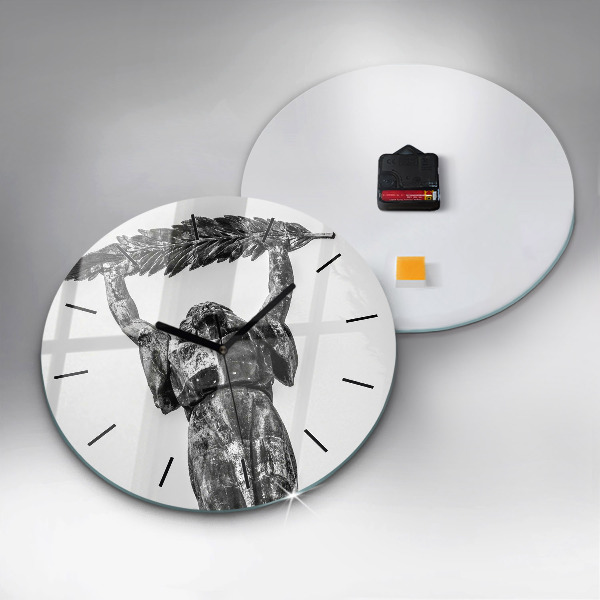 Horloge ronde Statue de la Liberté à Budapest