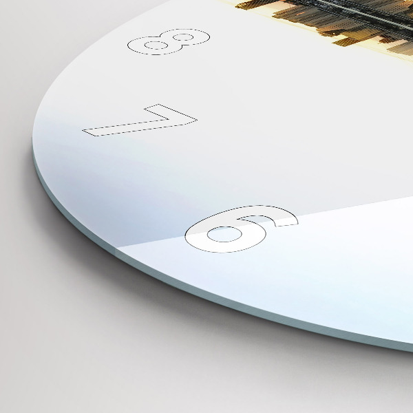 Horloge ronde Une ville sur la rivière