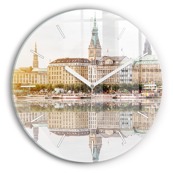 Horloge ronde Rivière Hambourg Allemagne