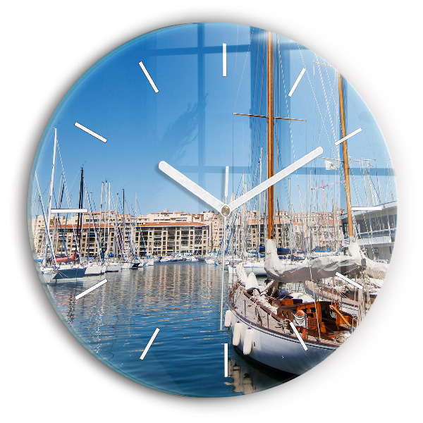 Horloge ronde Port de plaisance à Marseille France
