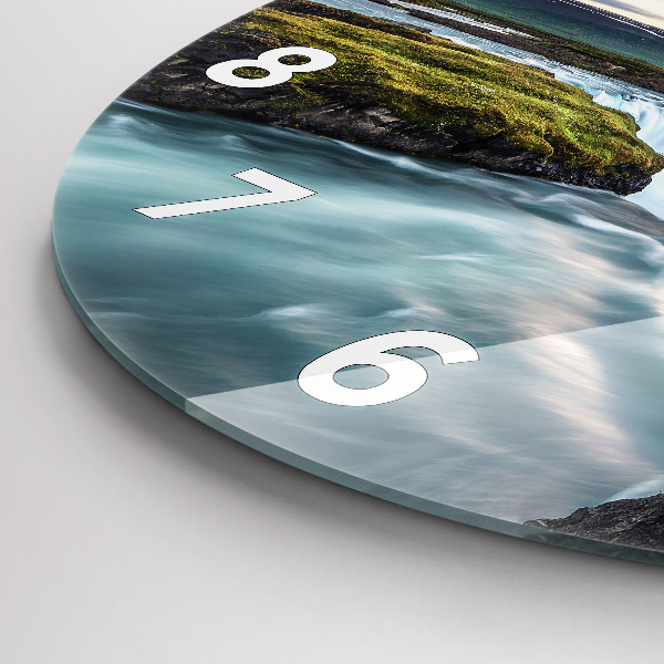 Horloge ronde Paysage avec une cascade