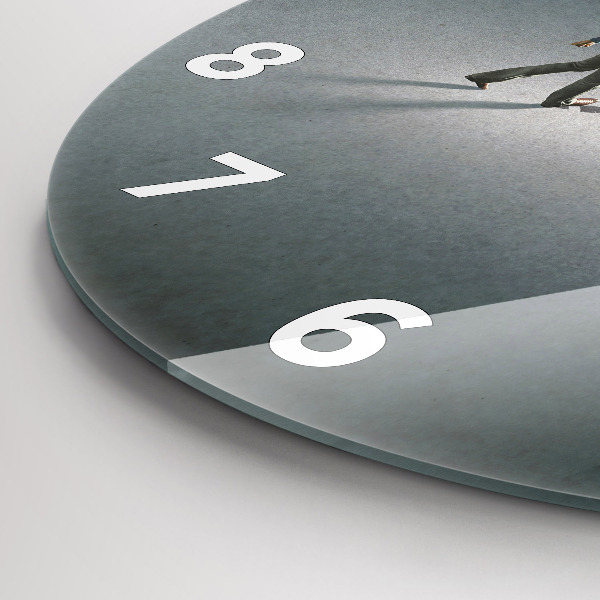 Pendule murale ronde 'Vagabond dans l''obscurité'